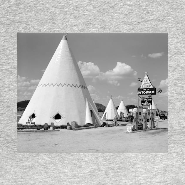 Wigwam Motel, 1940. Vintage Photo by historyphoto